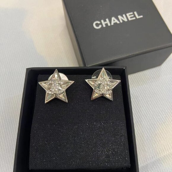 Chanel silver classic earrings - Picture 1 of 5
